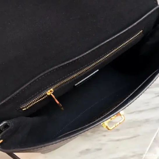 Vuitton ONE HANDLE Louis 0516